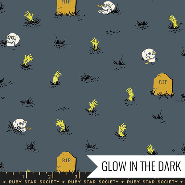 Tiny Frights - Graveyard - Ghostly