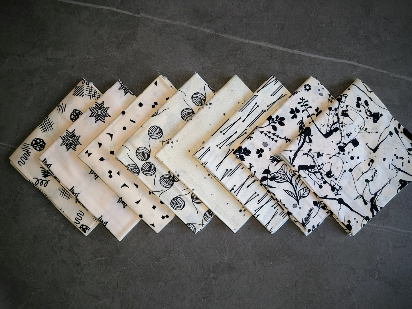 Achroma - Scribble Black [Fat Quarter Bundle]