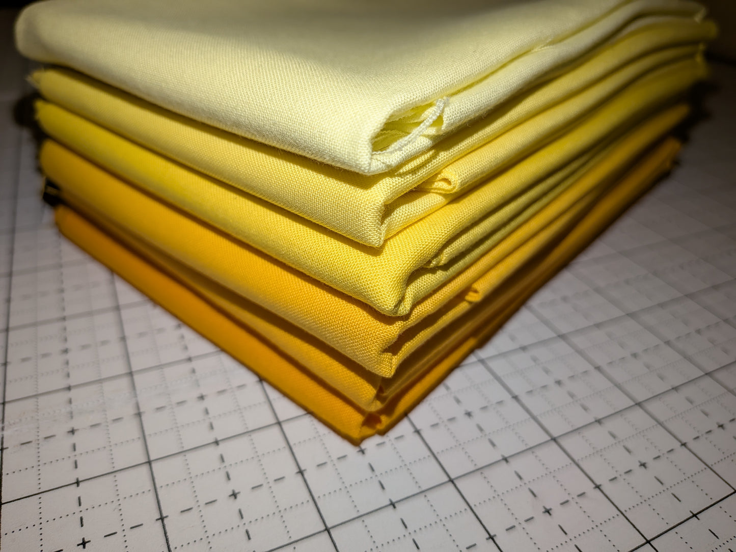 Luminescent - Kona Solids [Quilt Kit]
